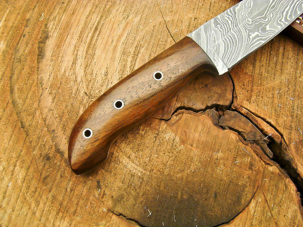Custom handmade Damascus Hunting knife HANDLE MATERIAL:  ROSE WOOD & BRASS