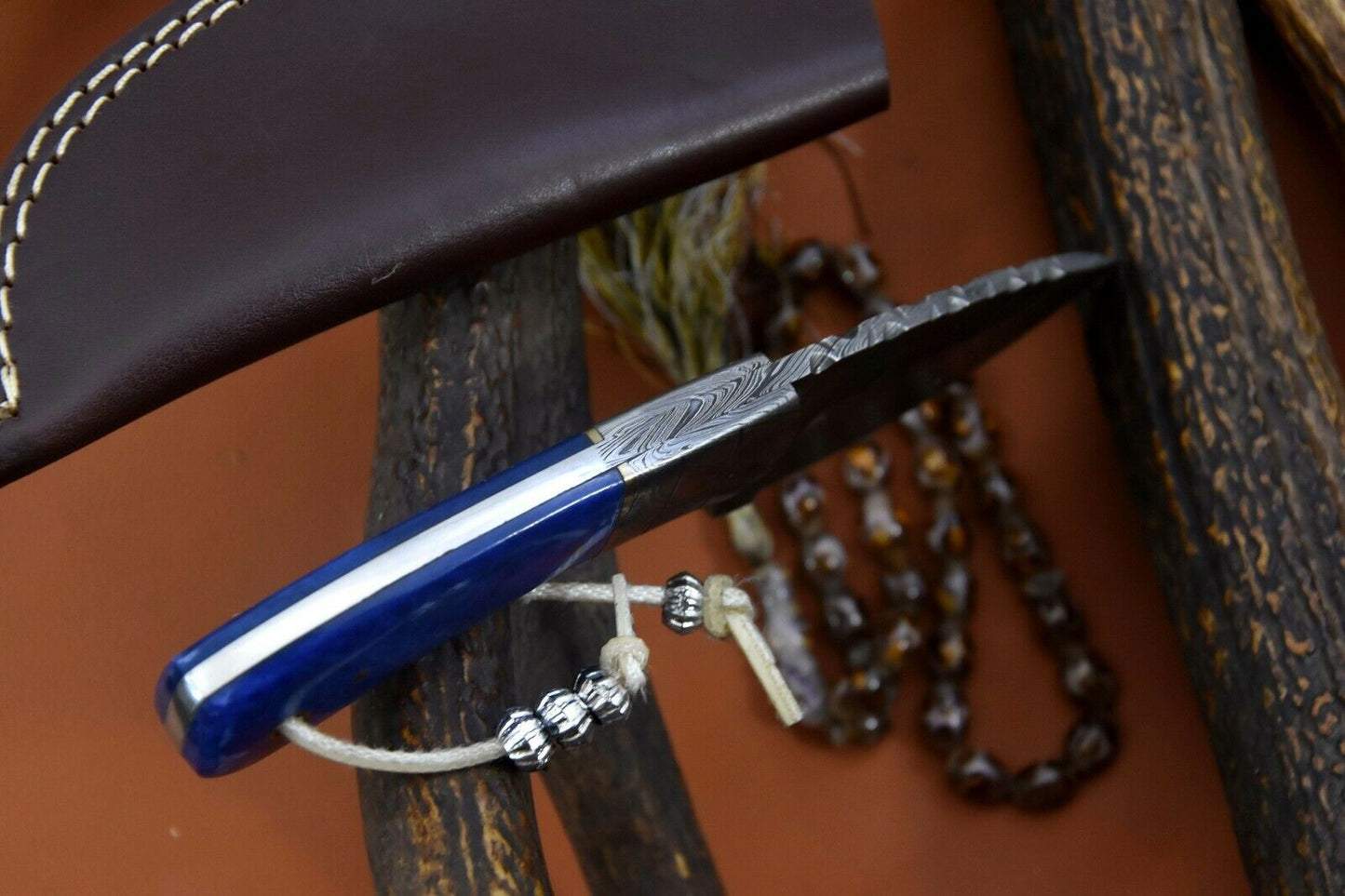 CUSTOM HANDMADE DAMASCUS HUNTING KNIFE Handle Camle Bone Blue  Bolster Damascus Steel