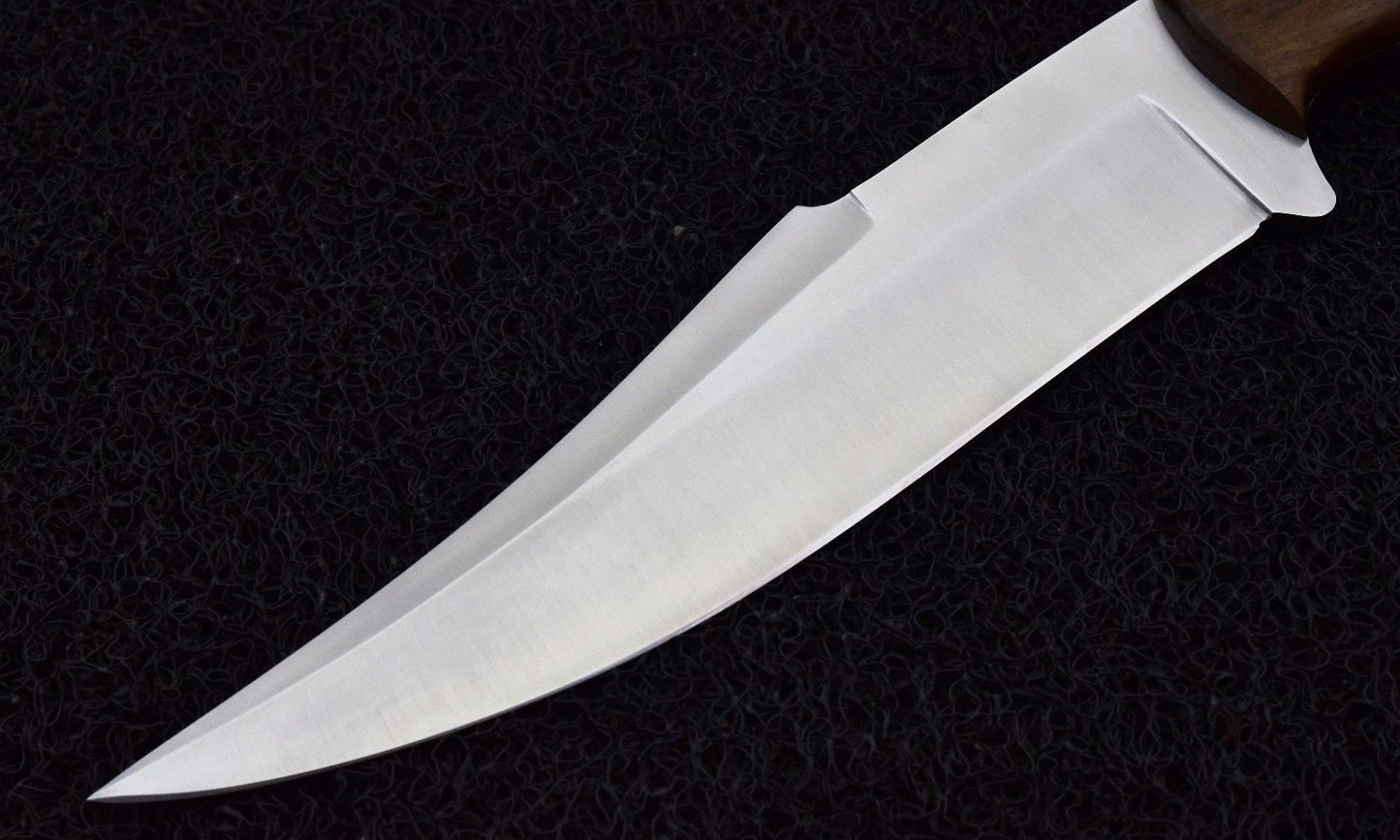 CUSTOM HANDMADE D2 STEEL HUNTING KNIFE WITH ROSEWOOD HANDEL