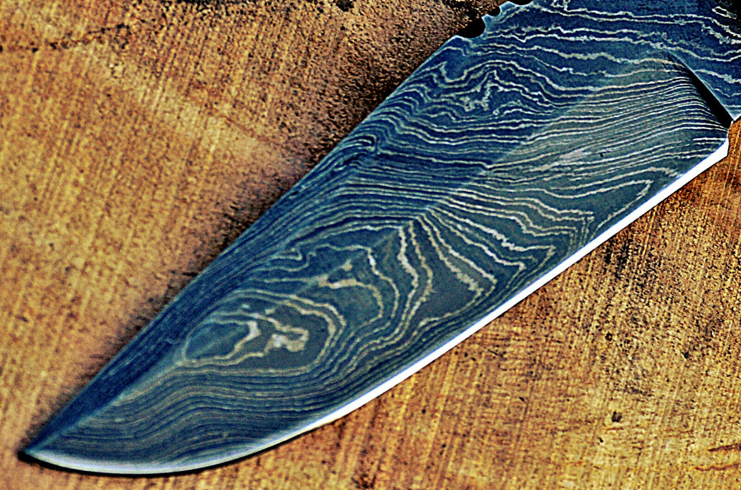 Beautiful Custom Handmade Damascus Steel Hunting Knife,Handle Bufalo Horn&Sheath
