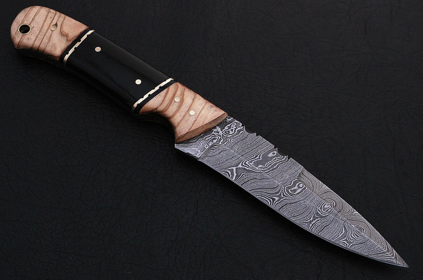 CUSTOM HANDMADE DAMASCUS STEEL HUNTING KNIFE BUFFALO HORN OLIVE WOOD
