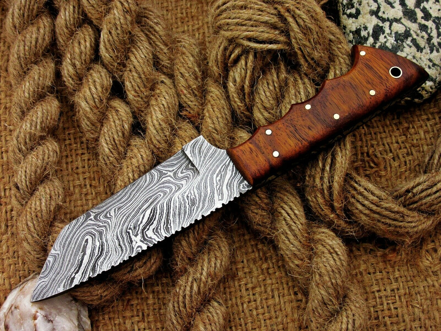 CUSTOM HANDMADE DAMASCUS HUNTING KNIFE Handle Material , rose wood