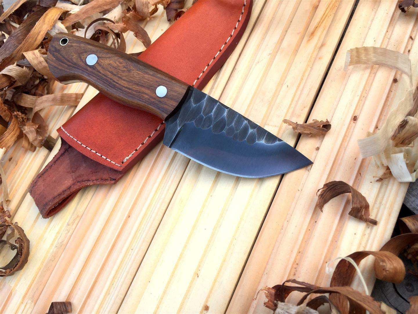 CUSTOM HANDMADE 1095 HIGH CARBON STEEL HUNTING,BUSHCRAFT KNIFE HANDLE ROSEWOOD