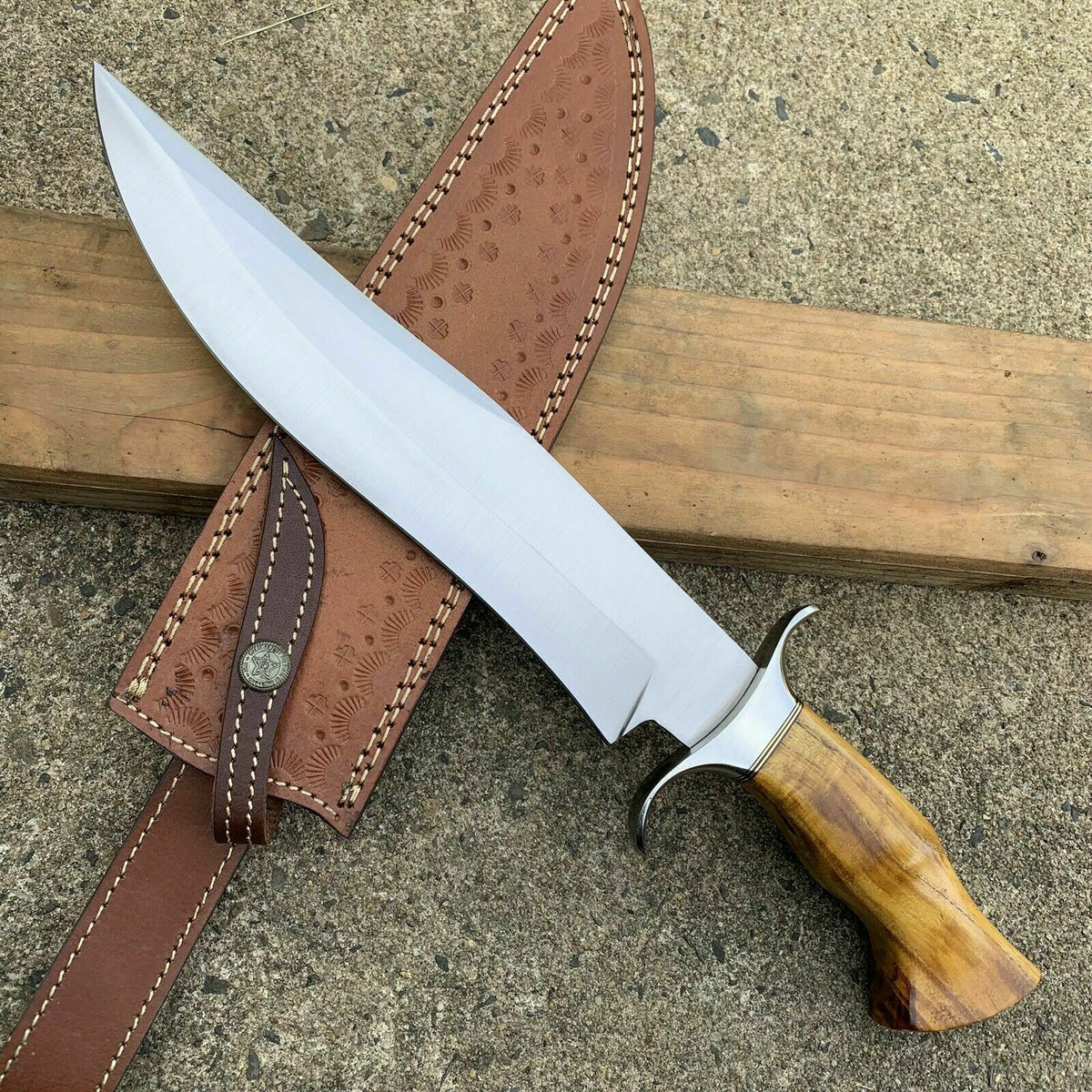 CUSTOM HANDMADE D2 STEEL HUNTING KNIFE WITH LEATHER SHEATH