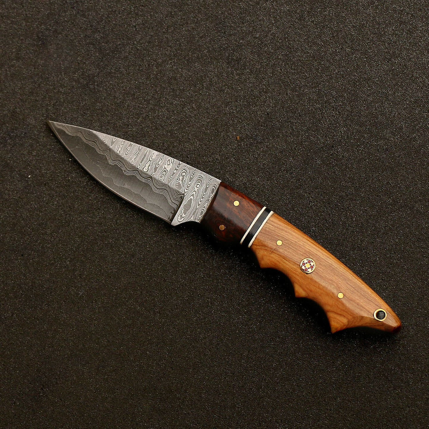 CUSTOM HANDMADE DAMASCUS STEEL HUNTING KNIFE HANDLE ROSE WOOD AND OLIVE WOOD