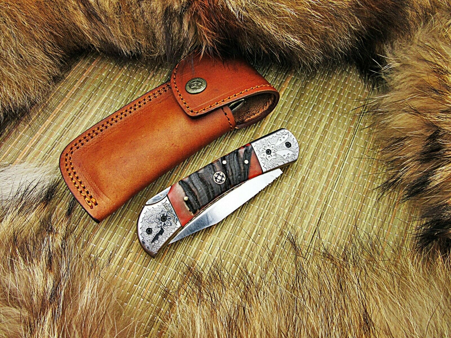 CUSTOM HANDMDAE D2 STEEL FOLDING KNIFE WITH LEATHER SHEATH
