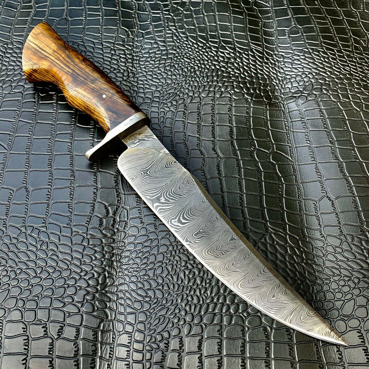CUSTOM HANDMADE DAMASCUS HUNTING KNIFE WITH LEATHER SHEATH