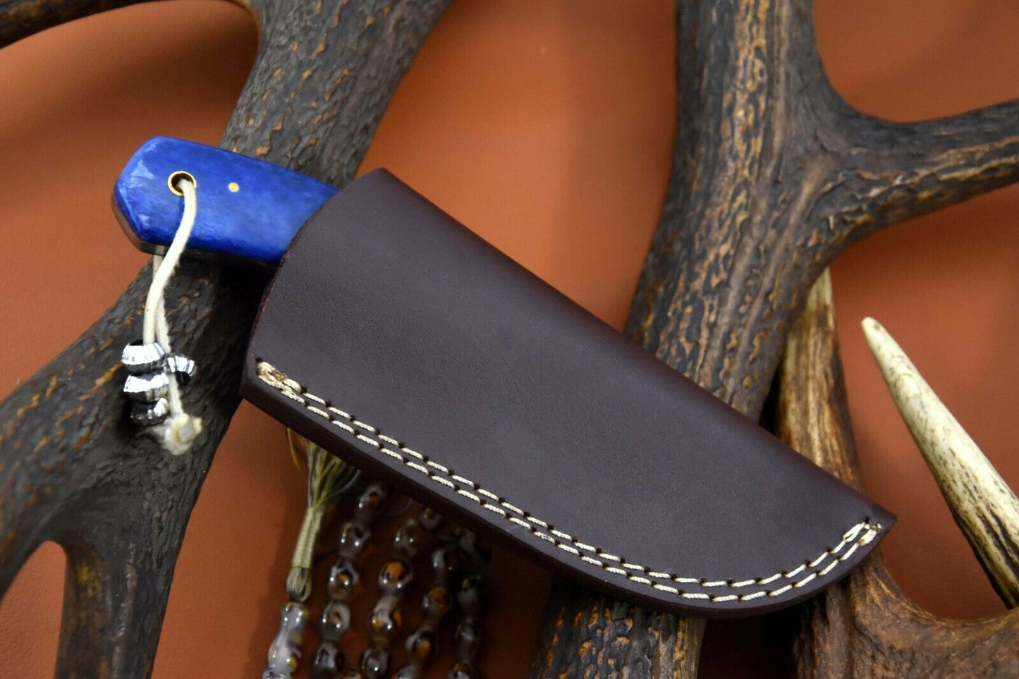 CUSTOM HANDMADE DAMASCUS HUNTING KNIFE Handle Camle Bone Blue  Bolster Damascus Steel