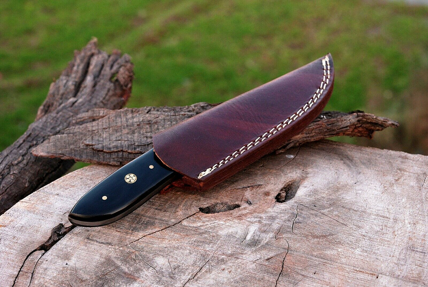 CUSTOM HAND MADE DAMASCUS HUNTING KNIFE HANDLE BUFFALO HORN