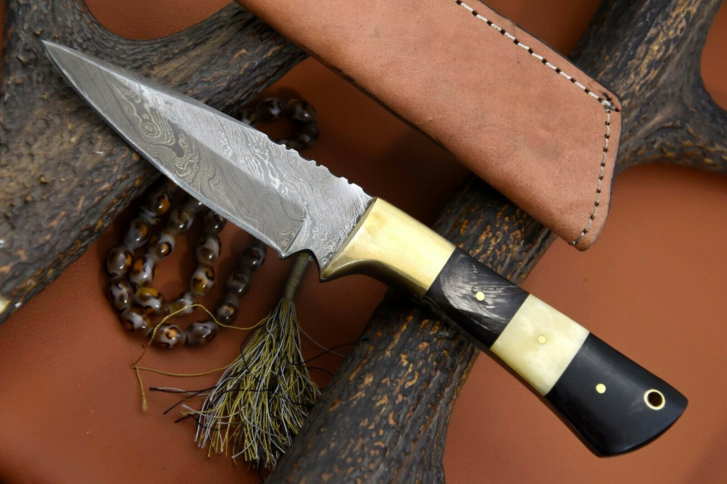 CUSTOM HANDMADE DAMASCUS HUNTING KNIFE Handle Camel Bone & Buffalo Horn Bolster Brass