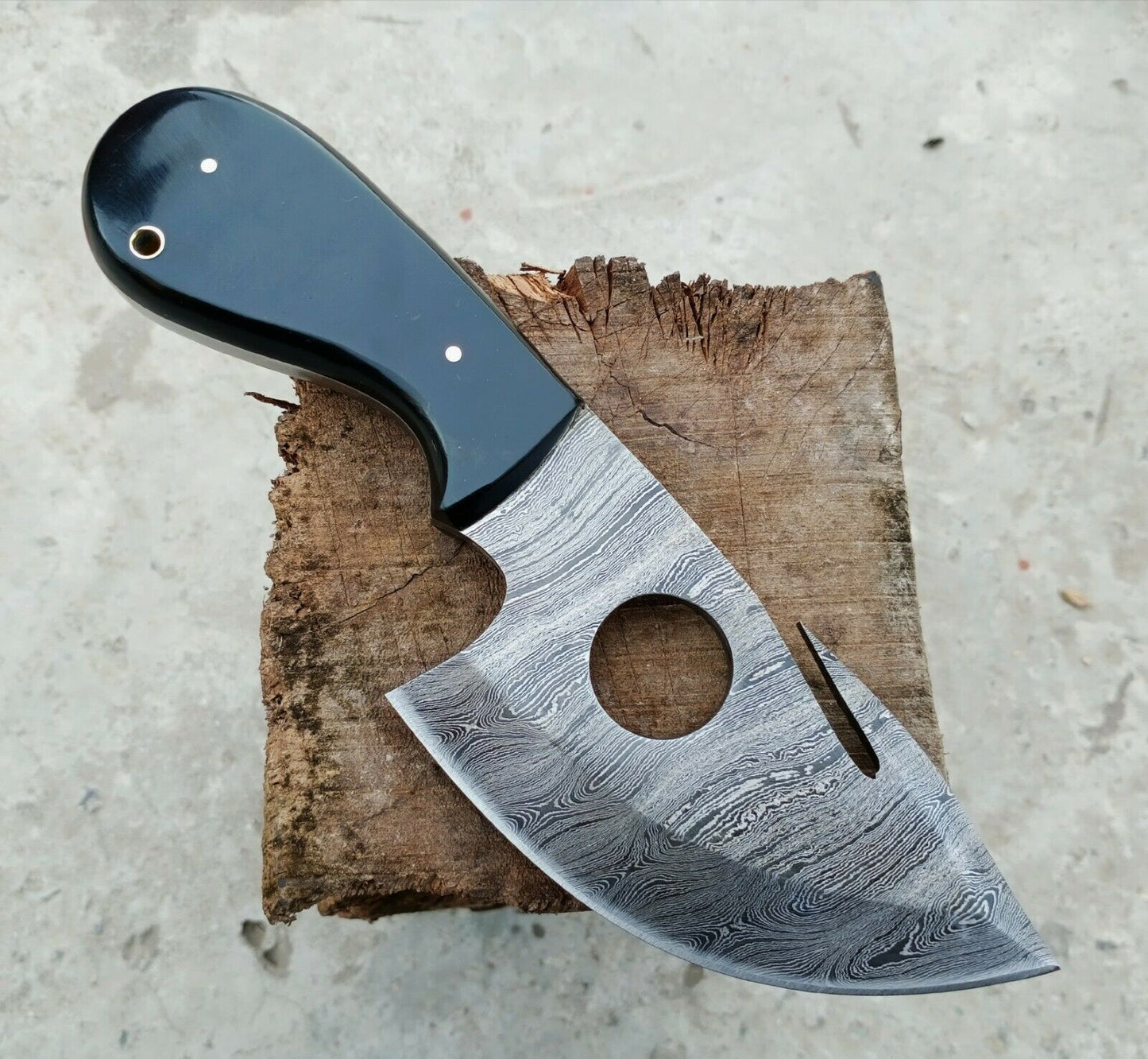 CUSTOM HANDMADE DAMASCUS GUTHOOK HUNTING KNIFE  Handle Material = BLACK HORN