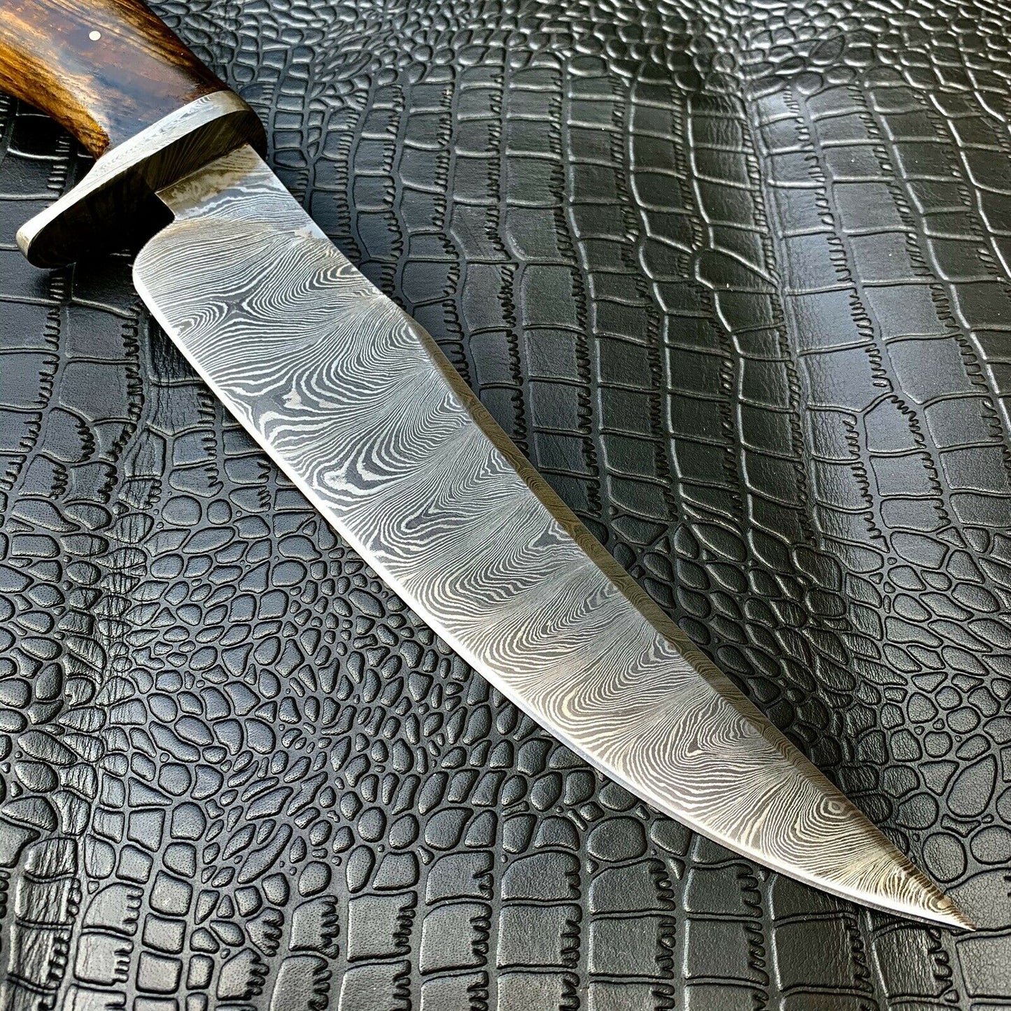 CUSTOM HANDMADE DAMASCUS HUNTING KNIFE WITH LEATHER SHEATH