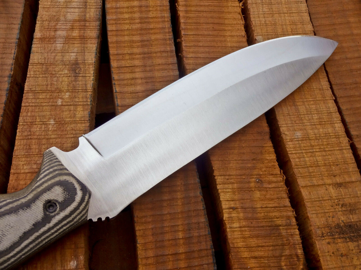 CUSTOM HANDMADE D2 STEEL HUNTING KNIFE WITH LEATHER SHEATH