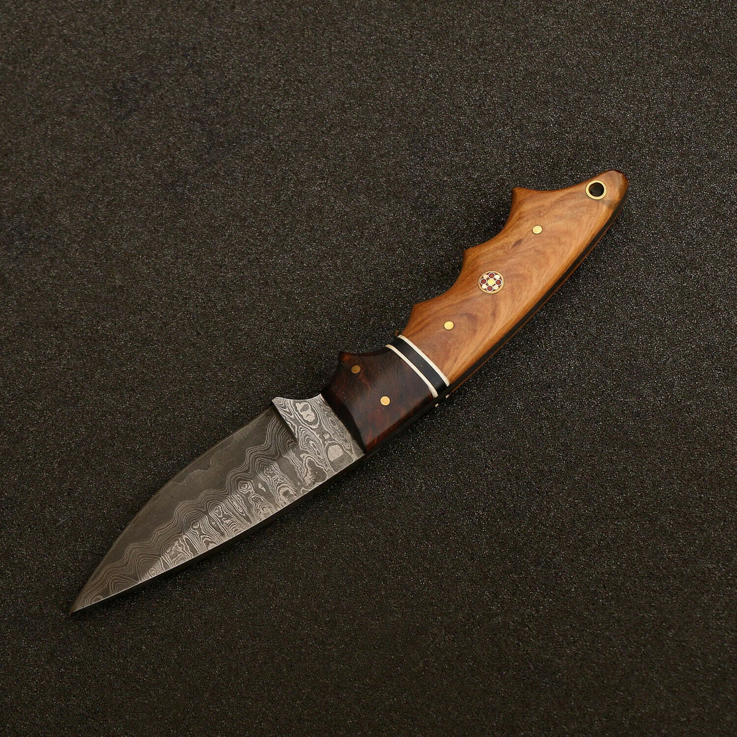 CUSTOM HANDMADE DAMASCUS STEEL HUNTING KNIFE HANDLE ROSE WOOD AND OLIVE WOOD