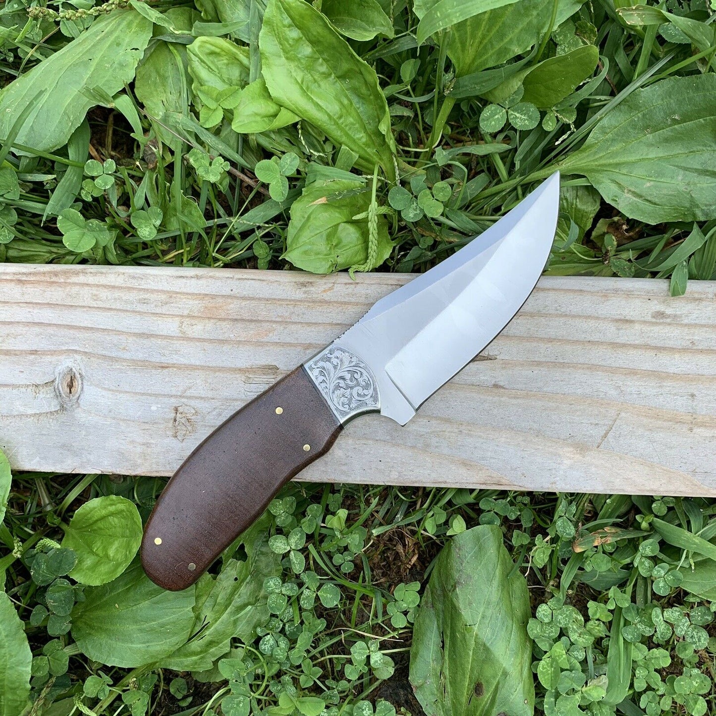 CUSTOM HANDMADE D2 STEEL HUNTING KNIFE HANDLE ROSE WOOD