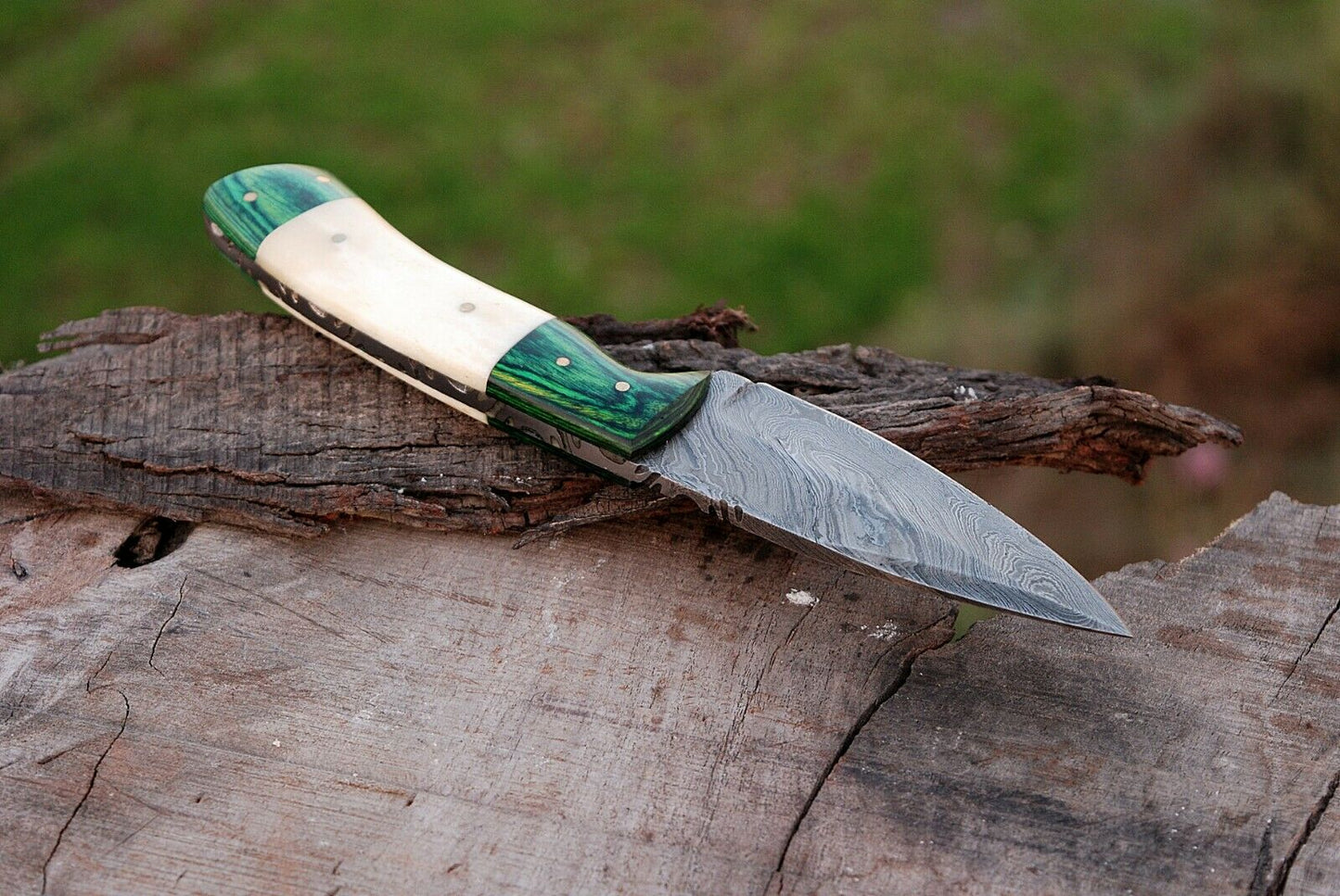 CUSTOM HANDMADE DAMASCUS STEEL HUNTING KNIFE HANDLE CAMEL BONE HARDWOOD