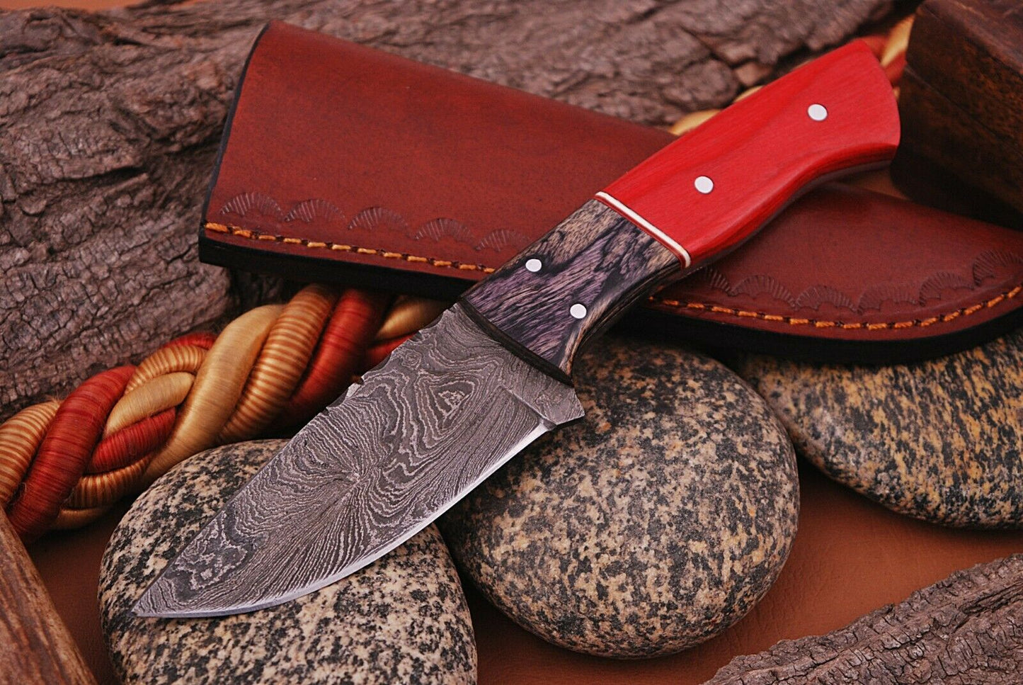 CUSTOM HANDMADE DAMASCUS STEEL HUNTING KNIFE HANDLE HARDWOOD