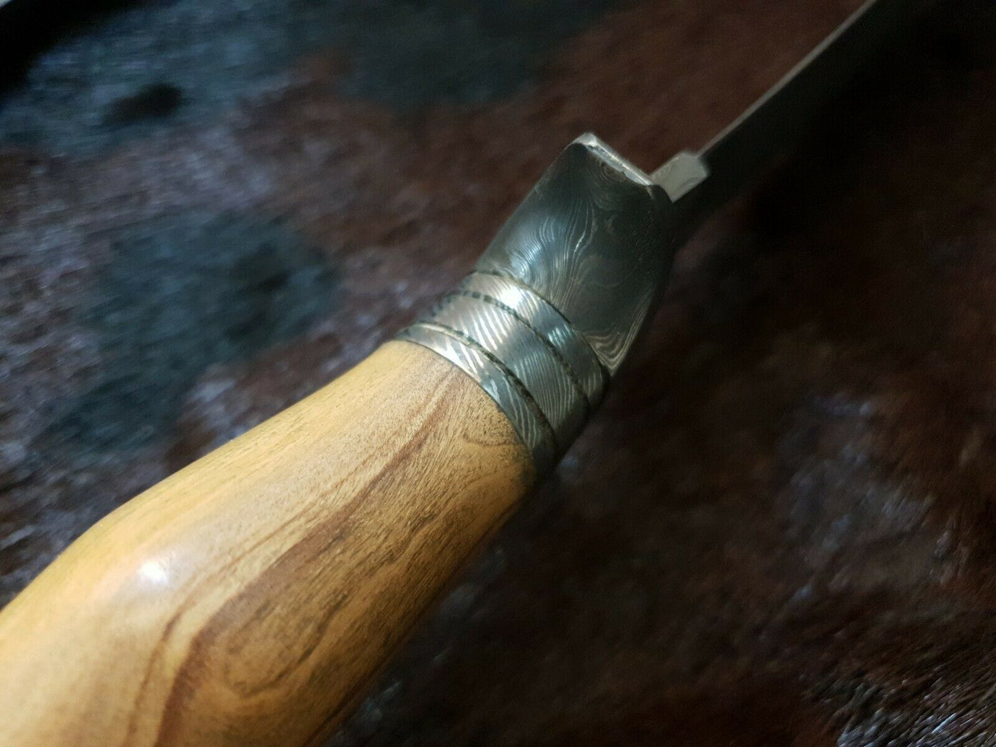 CUSTOM HANDMADE DAMASCUS HUNTING KNIFE WITH LEATHER SHEATH