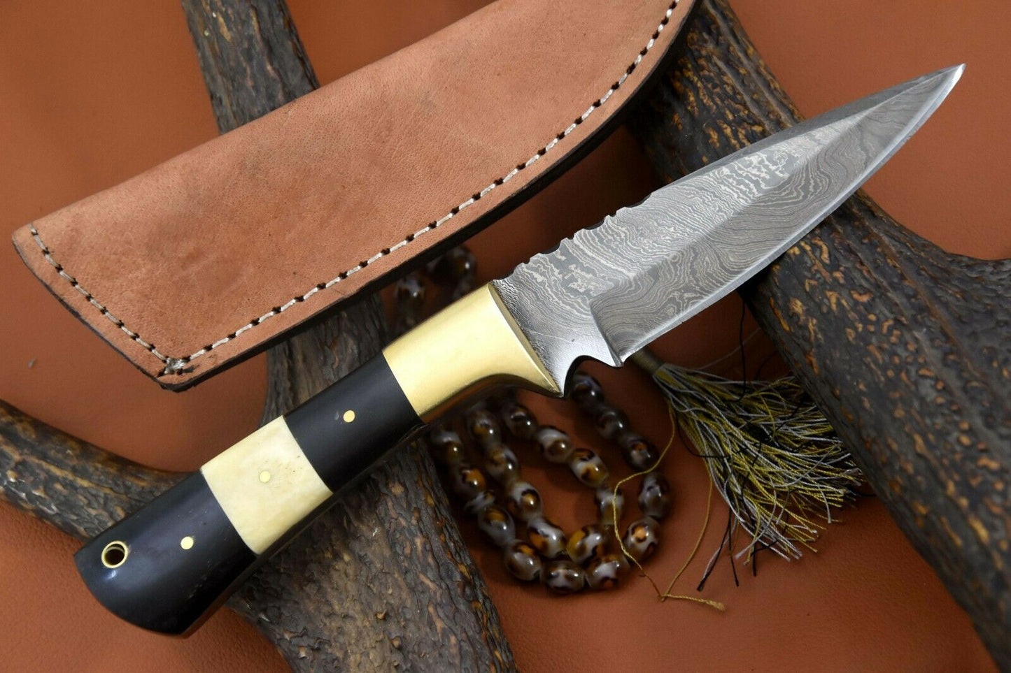 CUSTOM HANDMADE DAMASCUS HUNTING KNIFE Handle Camel Bone & Buffalo Horn Bolster Brass