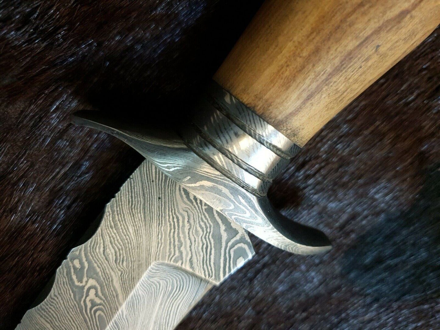 CUSTOM HANDMADE DAMASCUS HUNTING KNIFE WITH LEATHER SHEATH