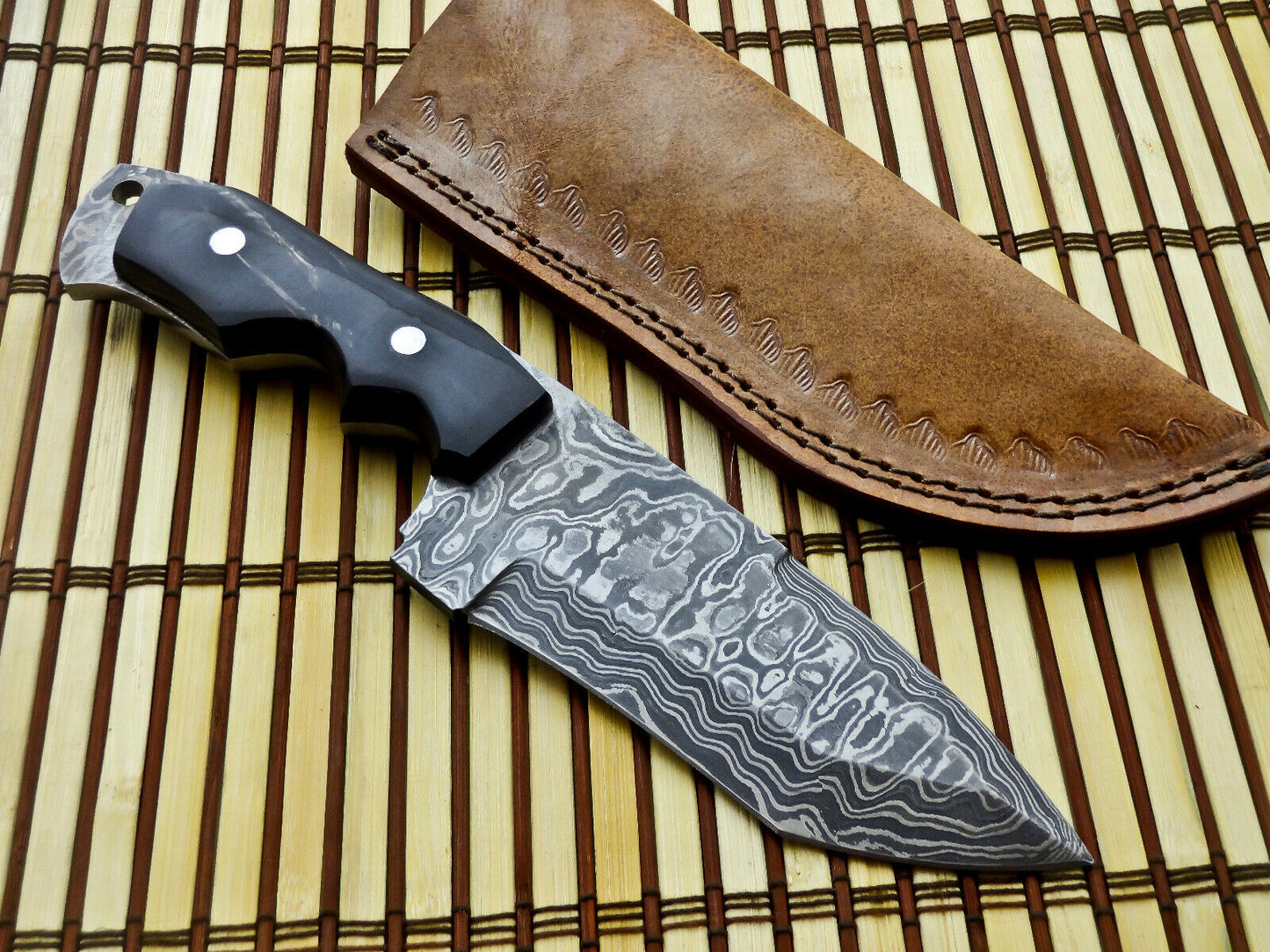 CUSTOM HANDMADE DAMASCUS TRACKER KNIFE WITH LEATHER SHEATH