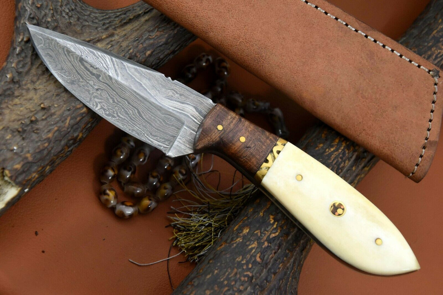 CUSTOM HANDMADE DAMASCUS HUNTING KNIFE Handle White Bone Bolster Walnut Wood