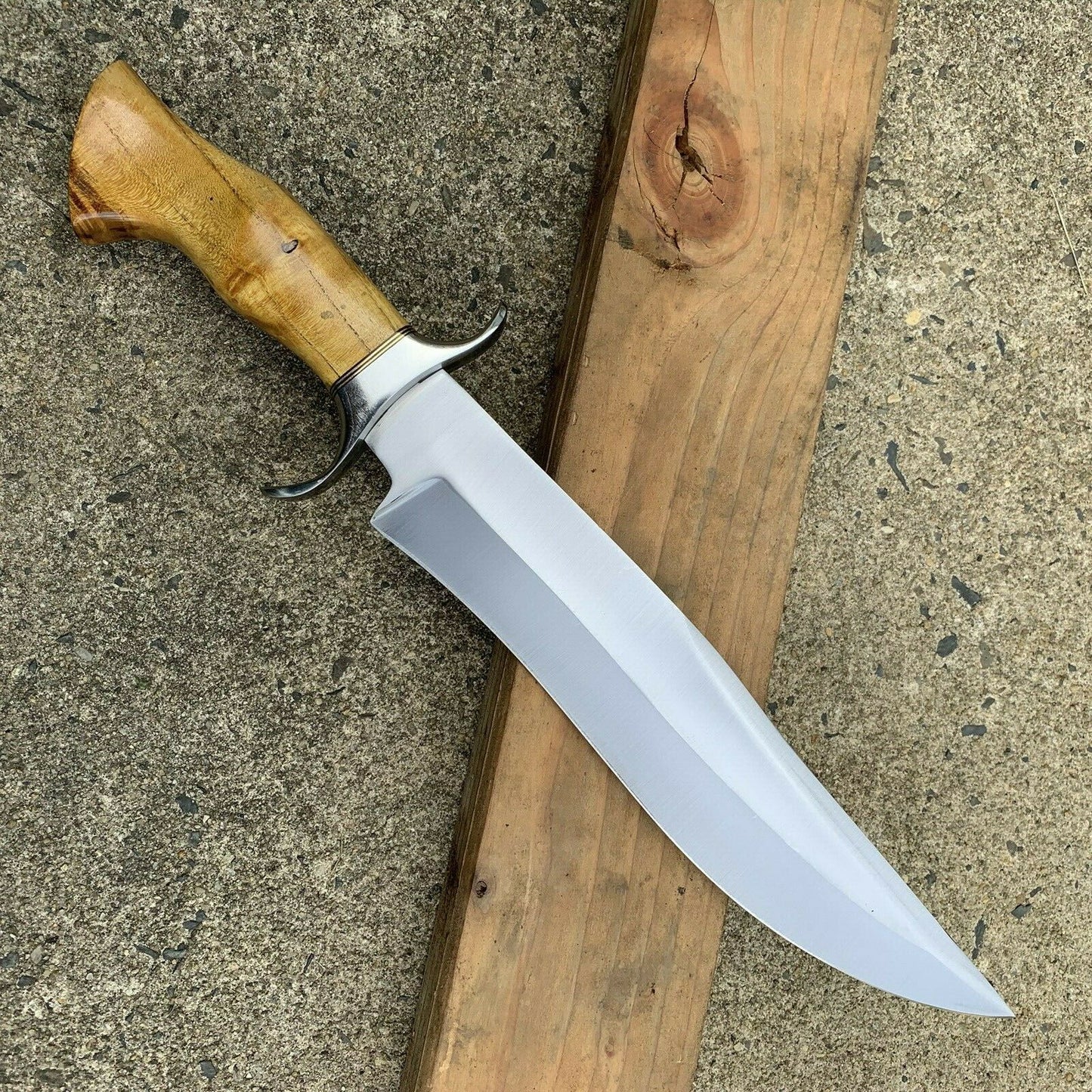 CUSTOM HANDMADE D2 STEEL HUNTING KNIFE WITH LEATHER SHEATH