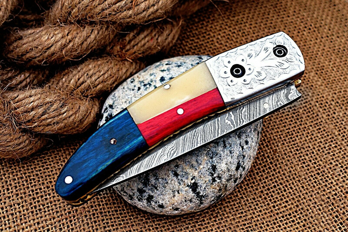 BEAUTIFUL HAND MADE DAMASCUS STEEL FOLDING KNIFE  (LINER LOCK)